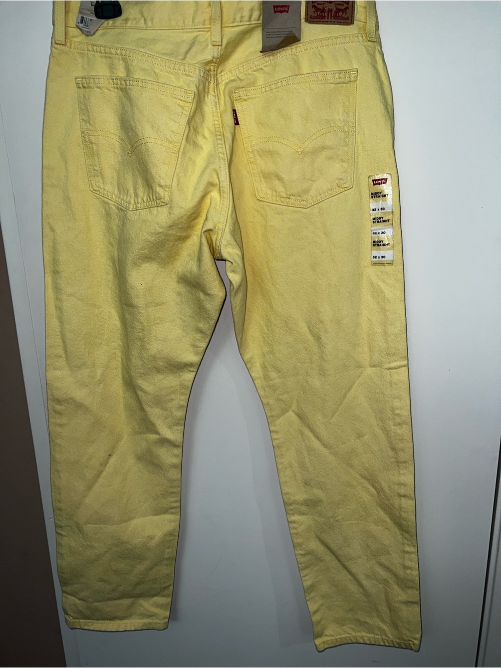 Levi's Yellow woman Jeans - Classic Straight Fit